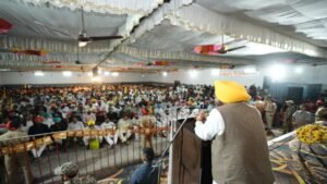 CM Bhagwant Mann ने Panjwad, Thatthi Sohal और Jhabal Kalan में किया जोरदार चुनाव प्रचार, Akali और Congress पर साधा तीखा निशाना