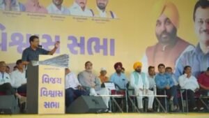 बीजेपी के 30 सालों में भ्रष्टाचार का रेट 10 हजार रुपये हुआ, गुजरात में केजरीवाल ने भगवंत मान के साथ खोला मोर्चा