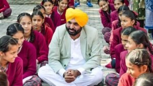 Punjab में प्राइवेट स्कूलों के छात्रों को सीधे सप्लाई होंगी किताबें, बिचौलियों की मनमानी खत्म; अभिभावकों को मिली राहत