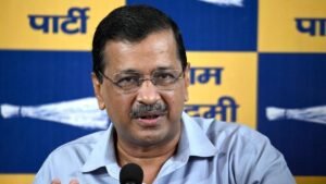 चीन कृत्रिम सूरज बना रहा है और हमारे प्रधानमंत्री बच्चों पर FIR करवाने में व्यस्त हैं- केजरीवाल